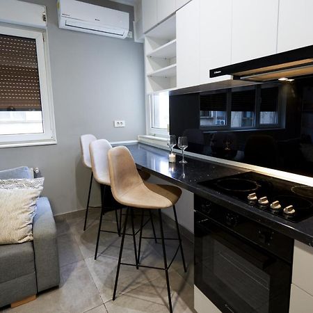 Minimalist Design Apartament In Magheru บูคาเรสต์ ภายนอก รูปภาพ