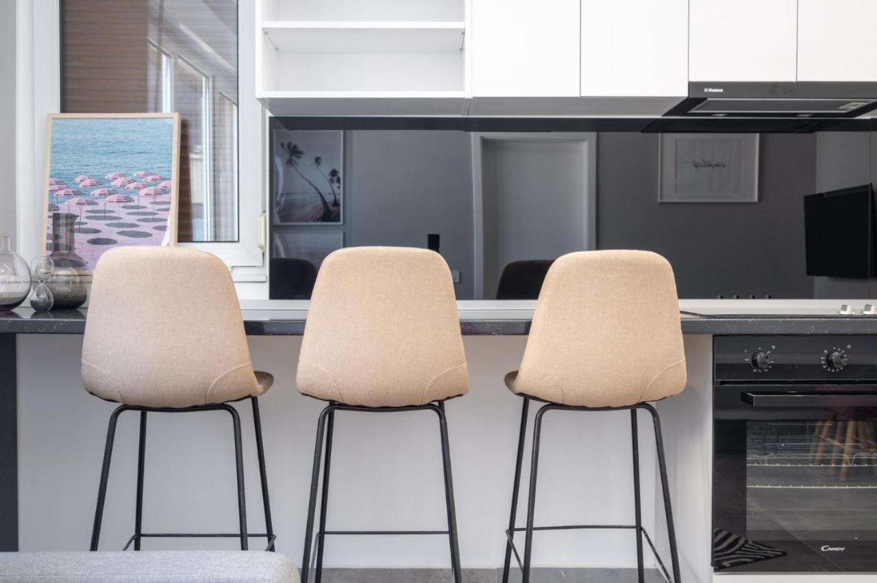 Minimalist Design Apartament In Magheru บูคาเรสต์ ภายนอก รูปภาพ