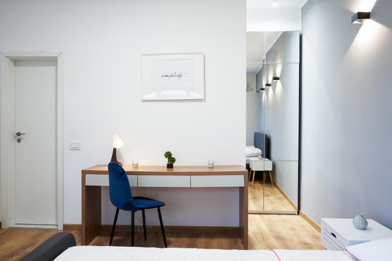 Minimalist Design Apartament In Magheru บูคาเรสต์ ภายนอก รูปภาพ